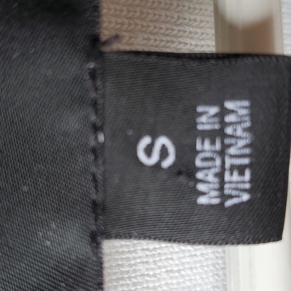 Carlisle Collection multi color knit full zip crop jacket white sleeves R $645 - Picture 3 of 13